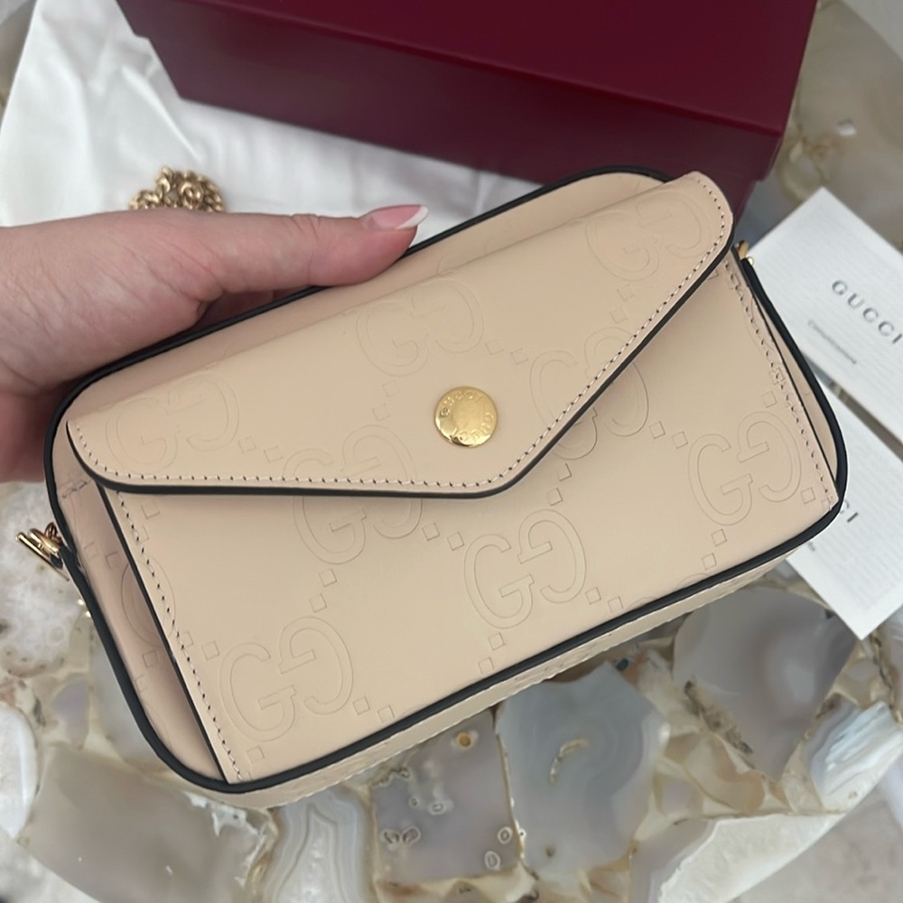 $2,250 GUCCI Super Mini Shoulder Bag Purse Beige Gold Chain